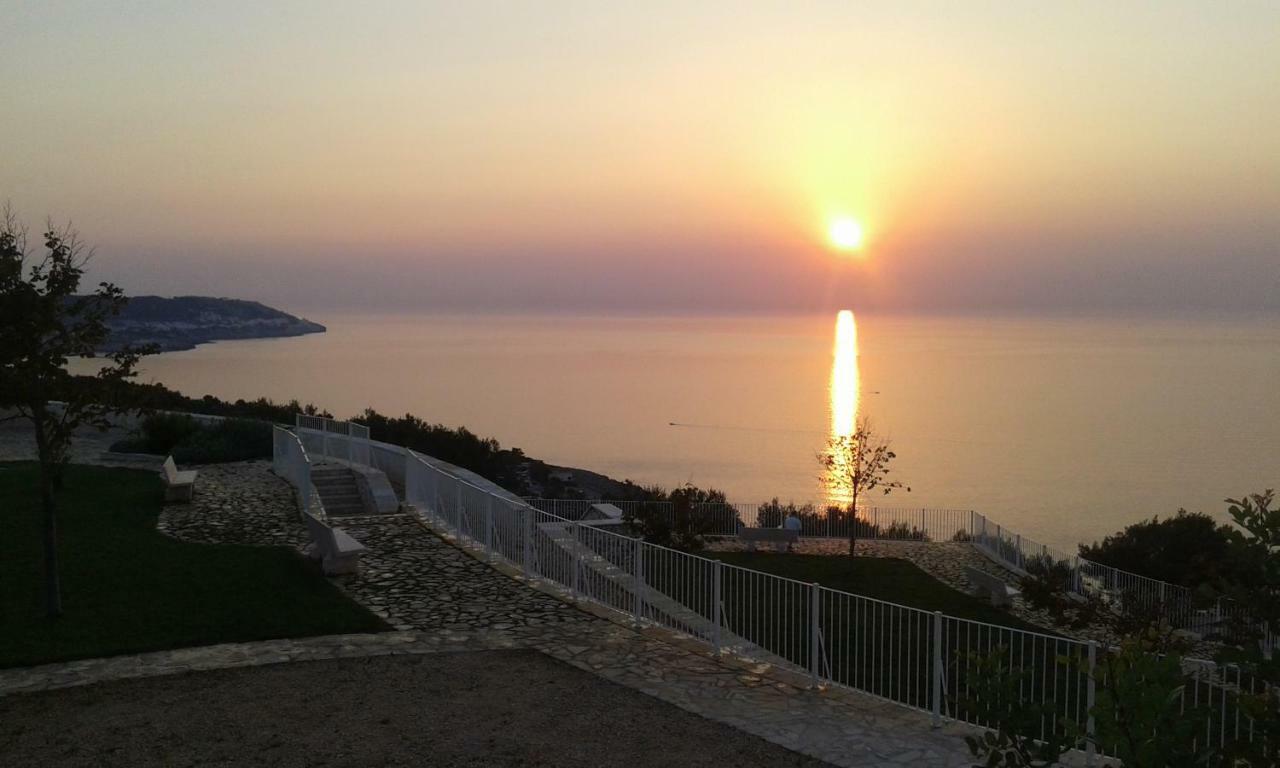 Bed & Breakfast Acquamarina Castro  Екстер'єр фото